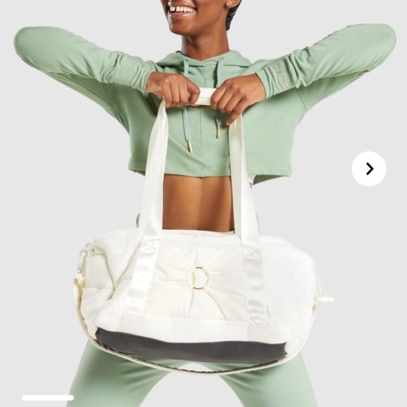 NIB Whitney Simmons x Gymshark Holdall - Picture 1 of 3